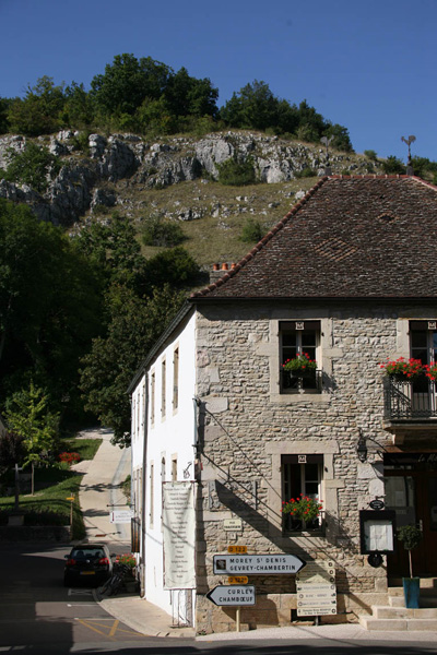 Gite pour 10 personnes Arcenant Bourgogne escalade randonnées GR7 Armelle photographe